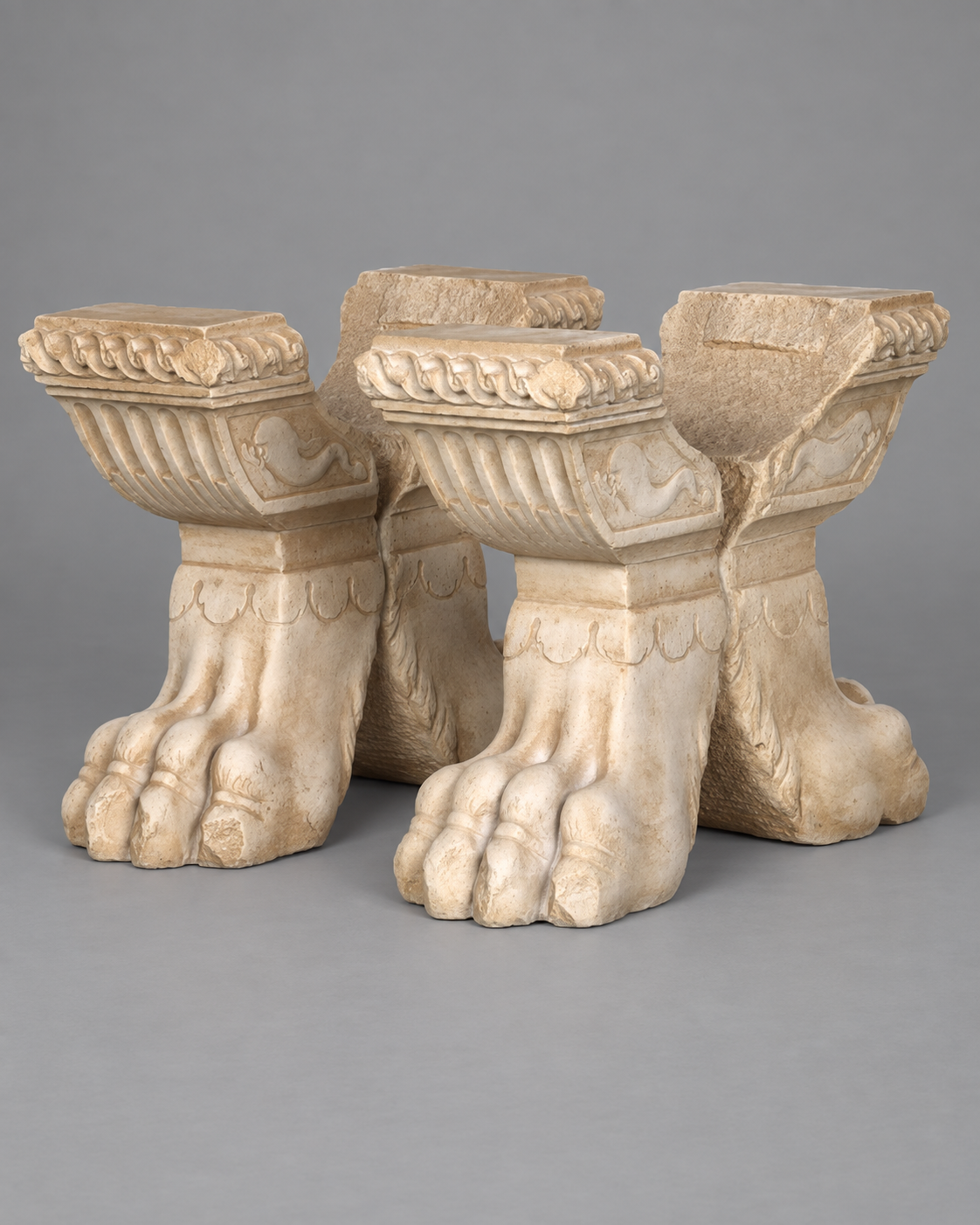 Mesa de garras de león
