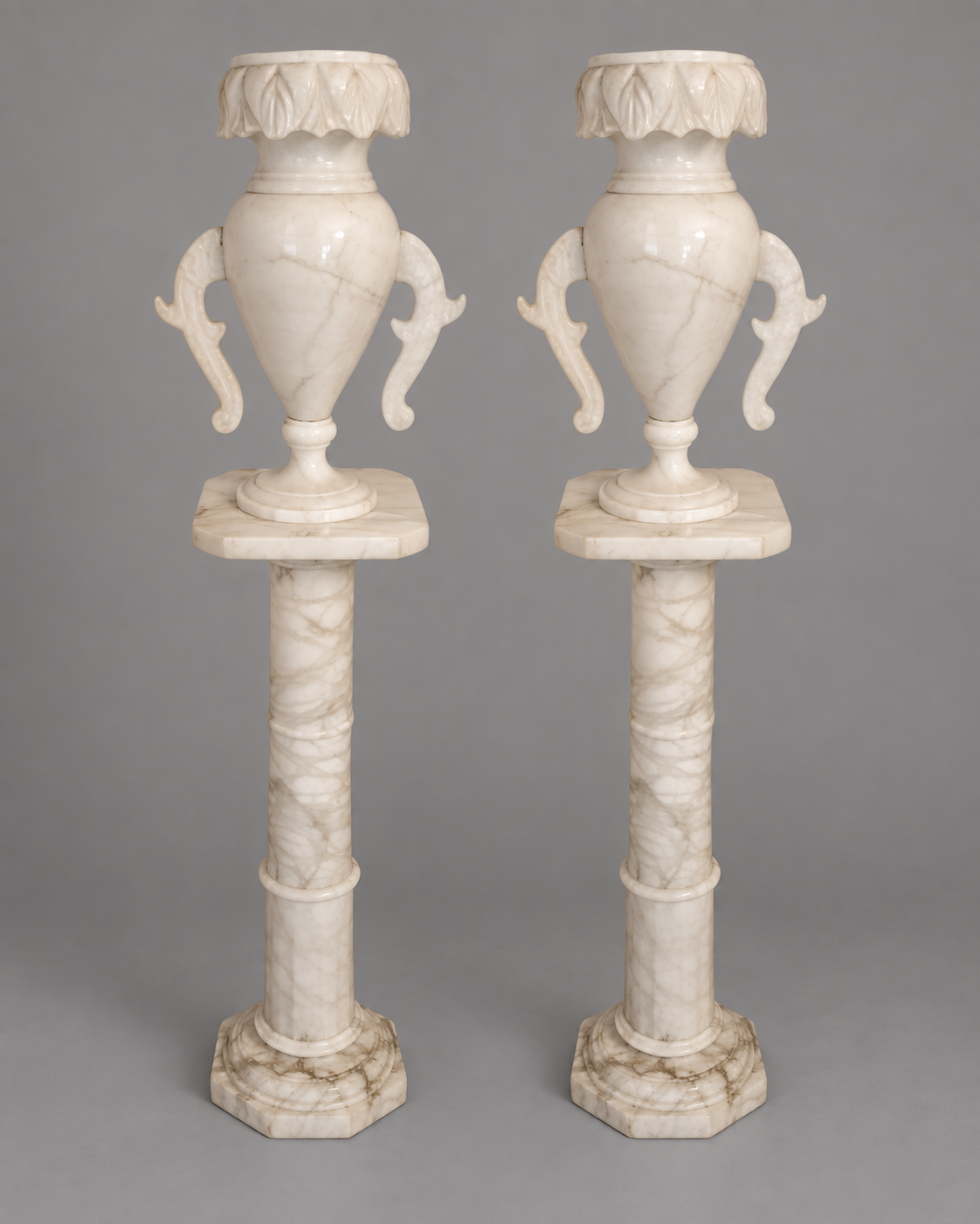 Columnas y jarrones de alabastro