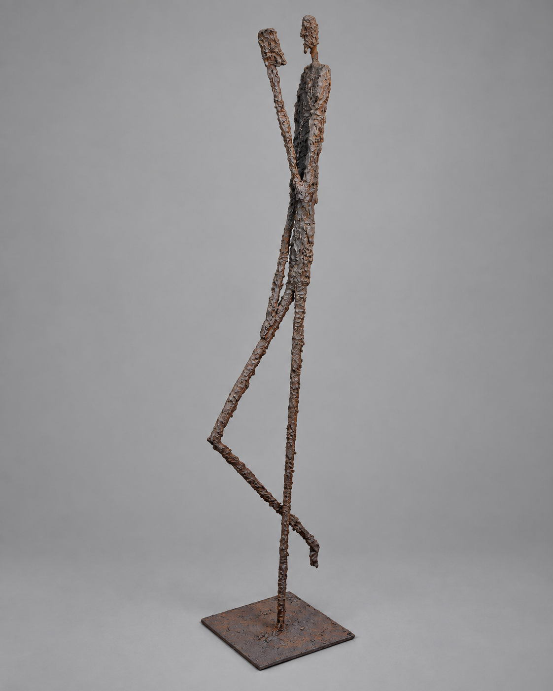 Escultura de figura humana