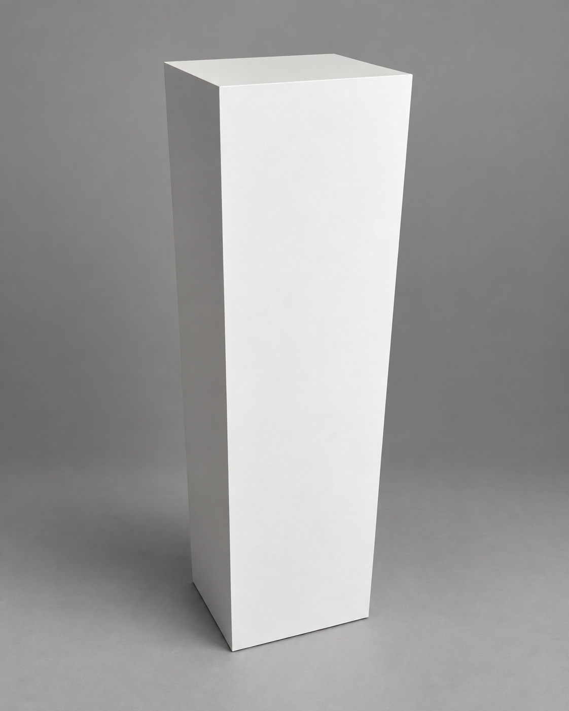 Pedestales de madera blancos